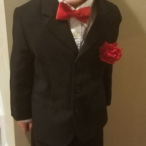 Boys 3 piece suit and tie 4T